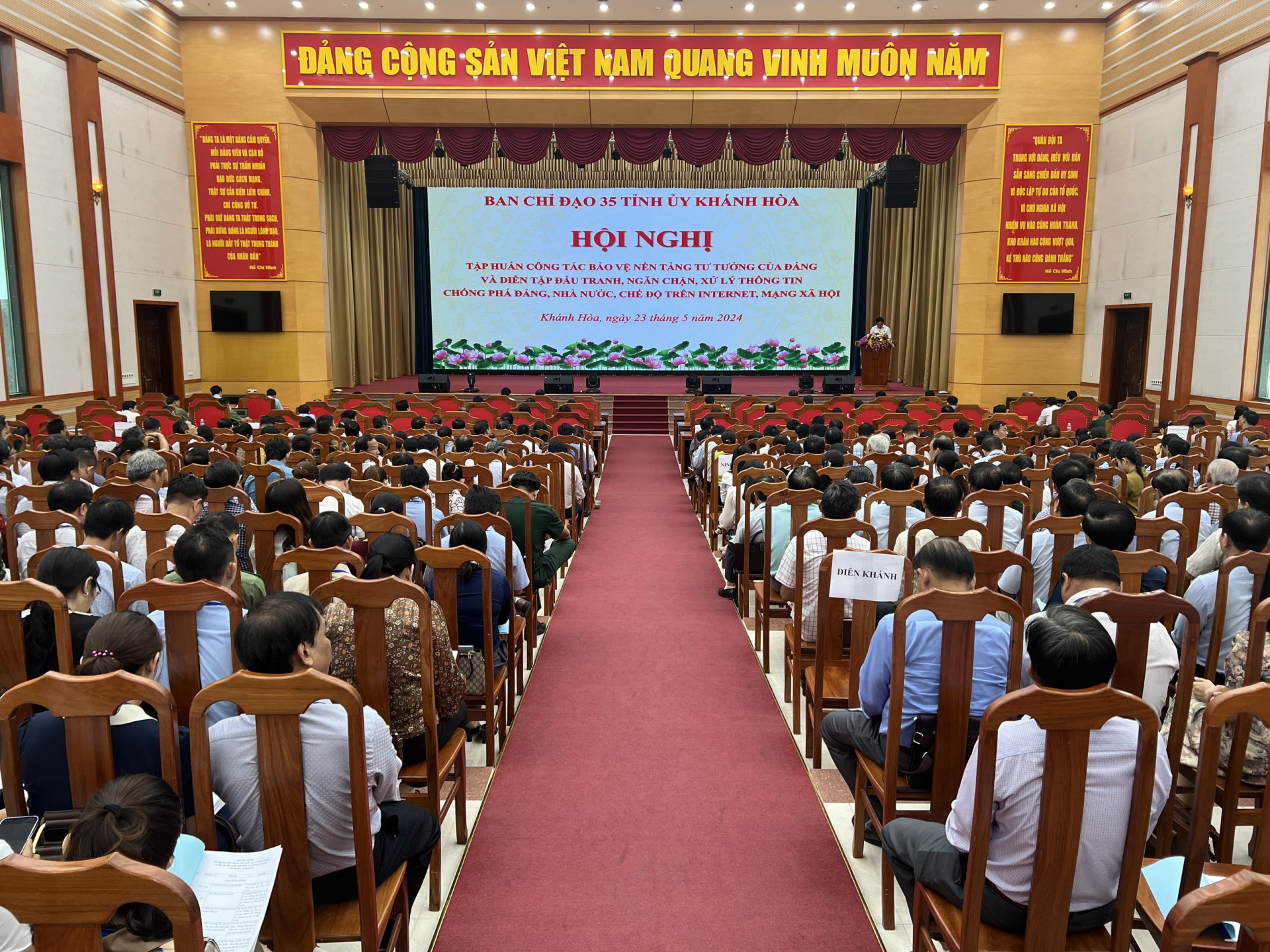 Tiếp tục đổi mới, nâng cao chất lượng, hiệu quả học tập, nghiên cứu, vận dụng và phát triển chủ nghĩa Mác - Lênin, tư tưởng Hồ Chí Minh trong tình hình mới